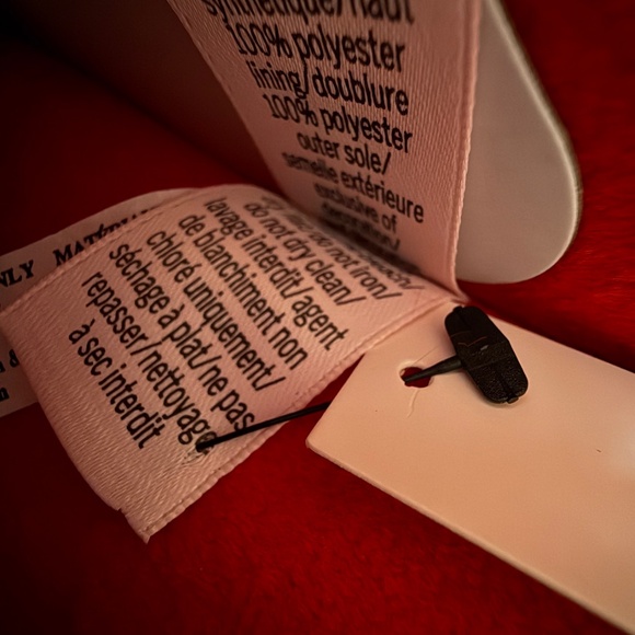 VICTORIA'S SECRET Luxe Plush Closed-Toe Slippers SZ S -Red NEW - Picture 10 of 12